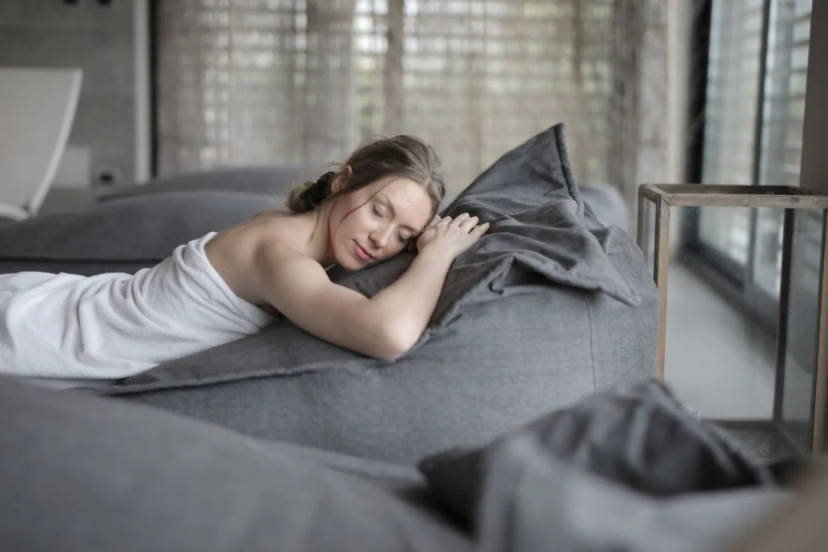 Hết sốt rồi vẫn rã rời: phục hồi sau cúm cần bao lâu và nên ăn gì?