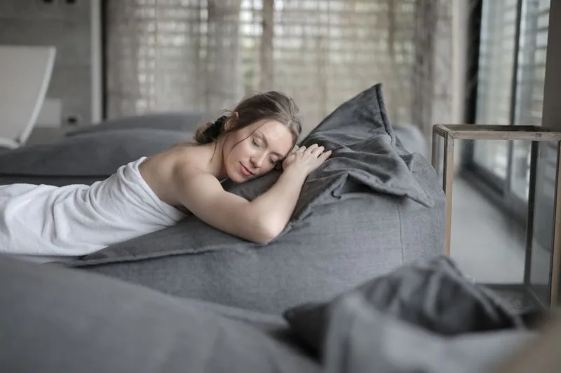 Hết sốt rồi vẫn rã rời: phục hồi sau cúm cần bao lâu và nên ăn gì?